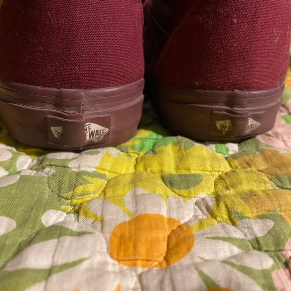 BURGUNDY VANS HIGH TOPS / SIZE US WOMENS 10.5 / MENS 9 SK8-HI - Picture 3 of 6